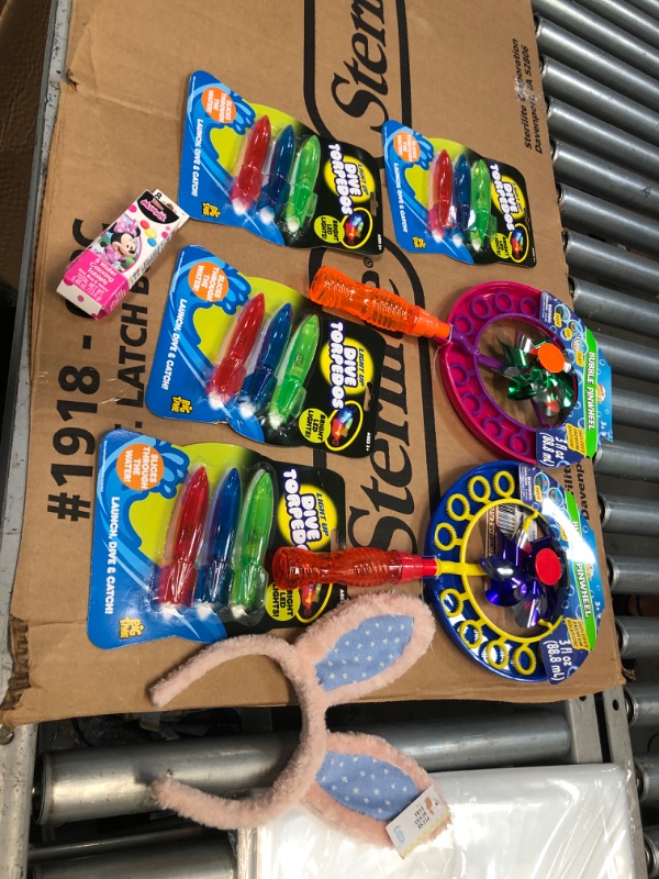 Photo 1 of 8 PACK*
TOY BUNDLE