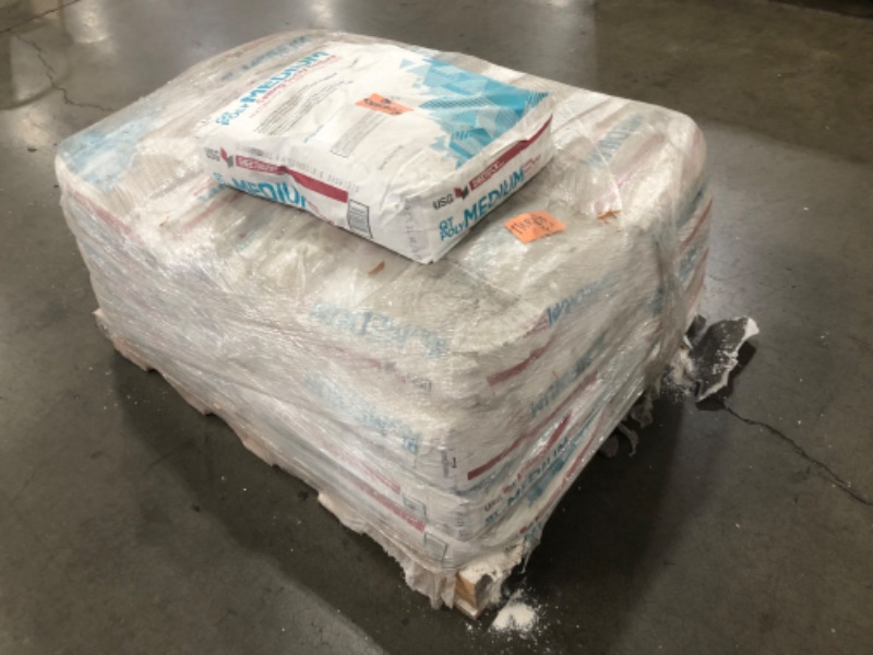 Photo 2 of (TORN BAGS) US Gypsum 542860028 Spray Ceiling Texture Quart 32 Lb. Bag, 17 bags
