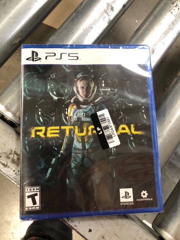 Photo 2 of Returnal - PlayStation 5

