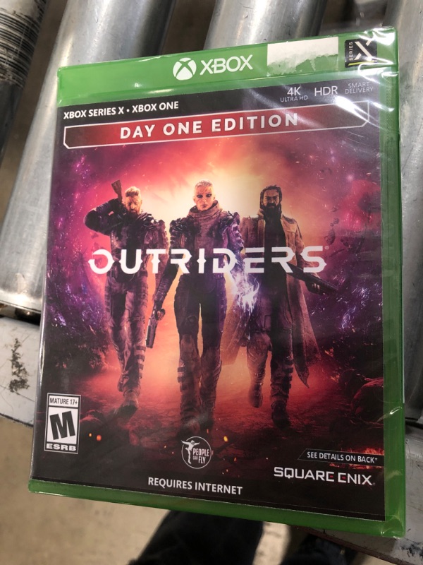 Photo 2 of Outriders: Day One Edition - Xbox One/Series X

