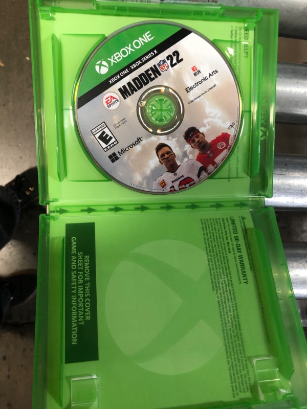 Photo 3 of Madden NFL 22 - Xbox One/Series X|S

