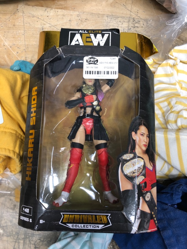 Photo 2 of AEW All Elite Wrestling Unrivaled Series 6 Hikaru Shida Figure