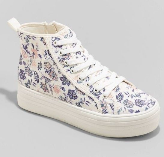 Photo 1 of (Size: 9 1/2) Women's Cassie Sneakers - Universal Thread™