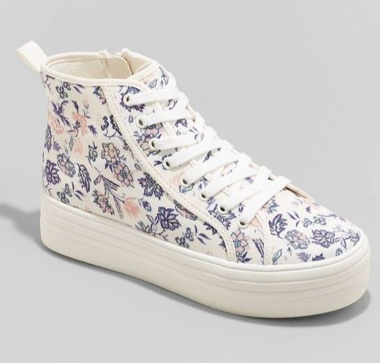 Photo 1 of (Size: 10) Women's Cassie Sneakers - Universal Thread™