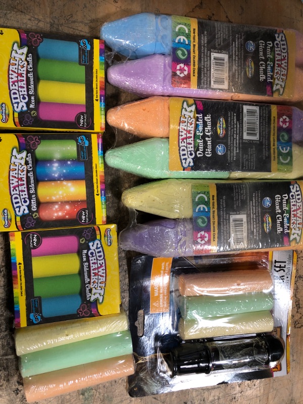 Photo 1 of bundle of chalk -8 items 