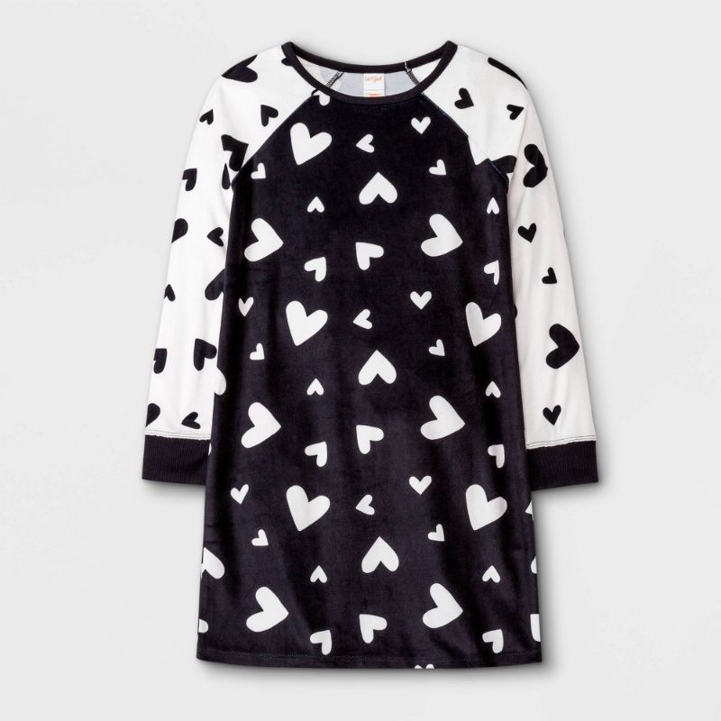 Photo 1 of 4 sets, little girls size M
Girls' Contrast Heart NightGown - Cat & Jack™
