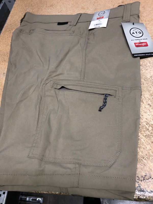 Photo 2 of 34-Wrangler Men's 10&#; Relaxed Fit Outdoor Shorts