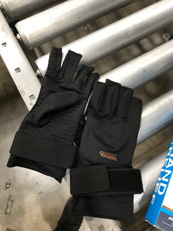 Photo 2 of Copper Fit Hand Relief Gloves - L/XL

