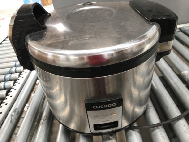 Photo 2 of **TESTED**MINOR DAMAGE* CUCKOO EL COMMERCIAL RICE COOKER | CR-3032 (30 CUPS) [
