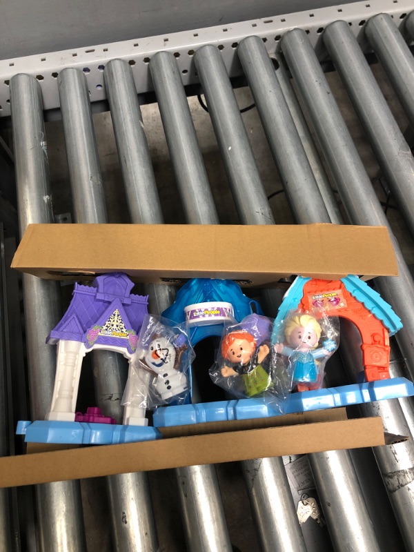 Photo 2 of Fisher-Price Disney Frozen Snowflake Village Set Little People, 3 Connecting Playsets with Anna, Elsa and Olaf Characters for Toddlers and Kids
