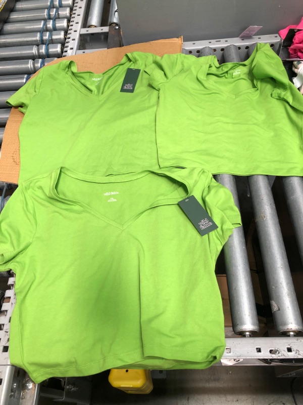 Photo 1 of 3pcks of Women's Short Sleeve V-Neck Cropped T-Shirt - Wild Fable™ sizes are 2 XL and 1 XXL

