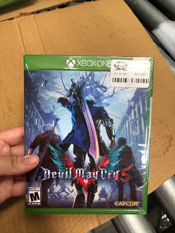 Photo 2 of Devil May Cry 5 - Xbox One (Capcom), 
