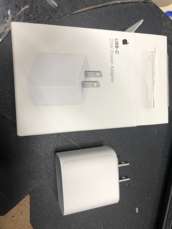 Photo 2 of Apple 20W USB-C Power Adapter

