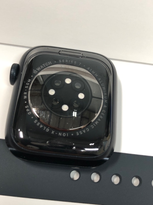 Photo 3 of Apple Watch Series 7 (GPS) - 41 mm - midnight 

