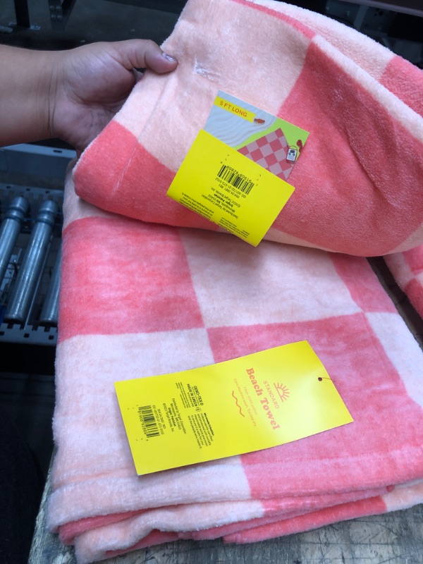 Photo 1 of 2 pack ---Check Printed Bath Towel Coral - Sun Squad
