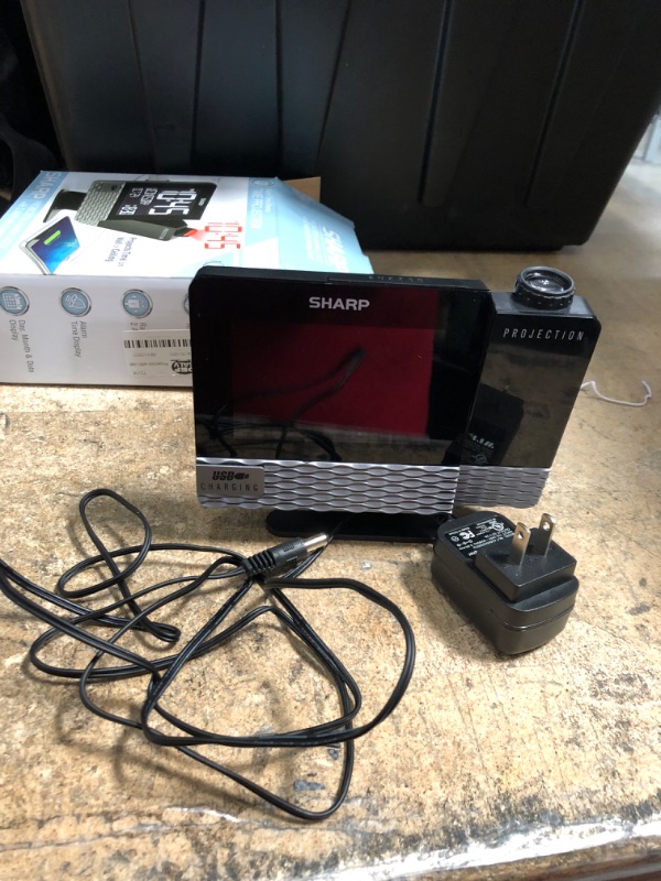 Photo 1 of Projection with Usb Charge Table Clock Black - Sharp