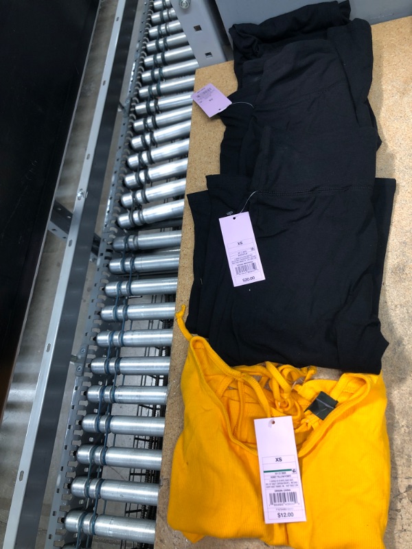 Photo 1 of 3 ITEM BUNDLE (SIZE XSMALL)
2 PANTS AND 1 SHIRT