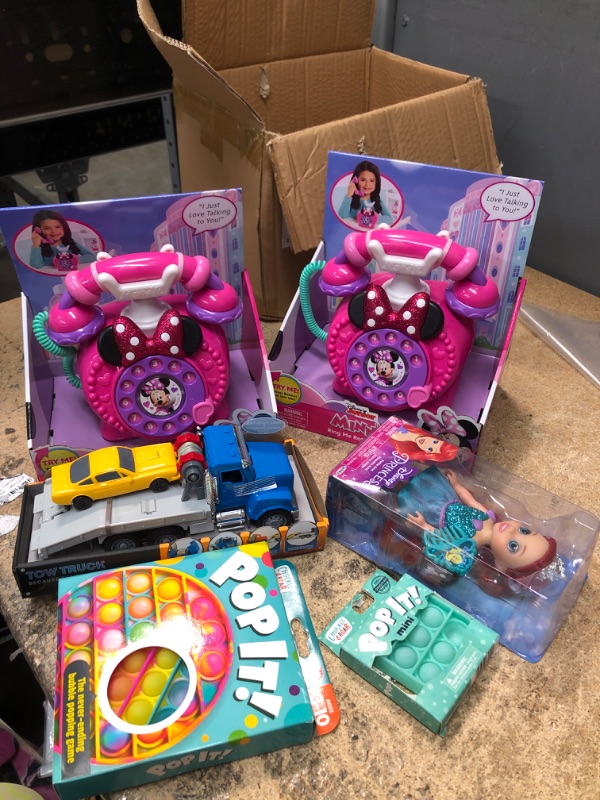 Photo 1 of BUNDLE OF TOYS 6 ITEMS.
