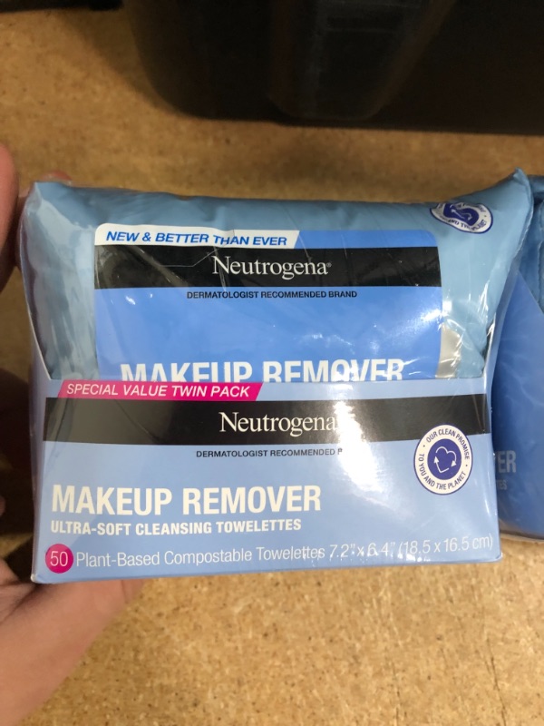 Photo 3 of 2 item bundle 
Neutrogena Makeup Remover Cleansing Face Wipes, Daily Cleansing Facial Towelettes to Remove Waterproof Makeup and Mascara, Alcohol-Free, Value Twin Pack, 25 Count, 2 Pack (x2)
