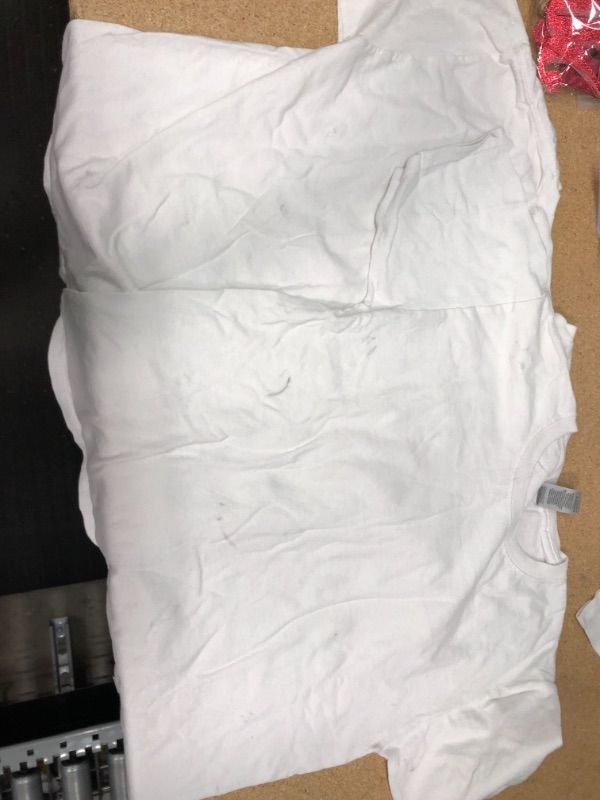 Photo 2 of  2 Gildan Men's Heavy Cotton T-Shirt, (L)
