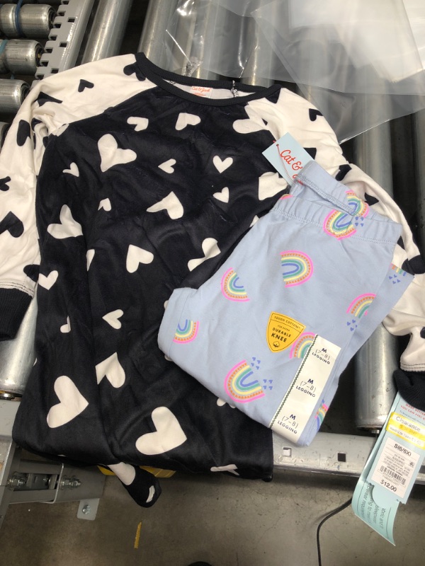 Photo 3 of 2 ITEM BUNDLE
Girl' Contrat Heart NightGown - Cat & Jack™ SIZE S
Girls' Rainbow Leggings - Cat & Jack™ Light SIZE M