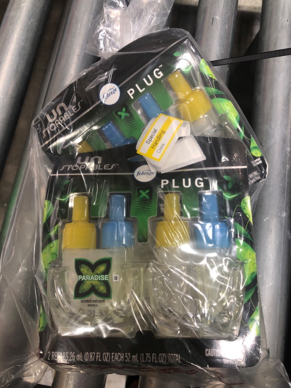 Photo 1 of ***3 Pack*** Unstopables Plug Paradise Refill with Fade Defy Technology - 2ct

