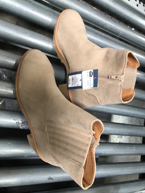 Photo 2 of ***Size: 10*** Women's Katrina Platform Boots - Universal Thread™, Color
Tan

