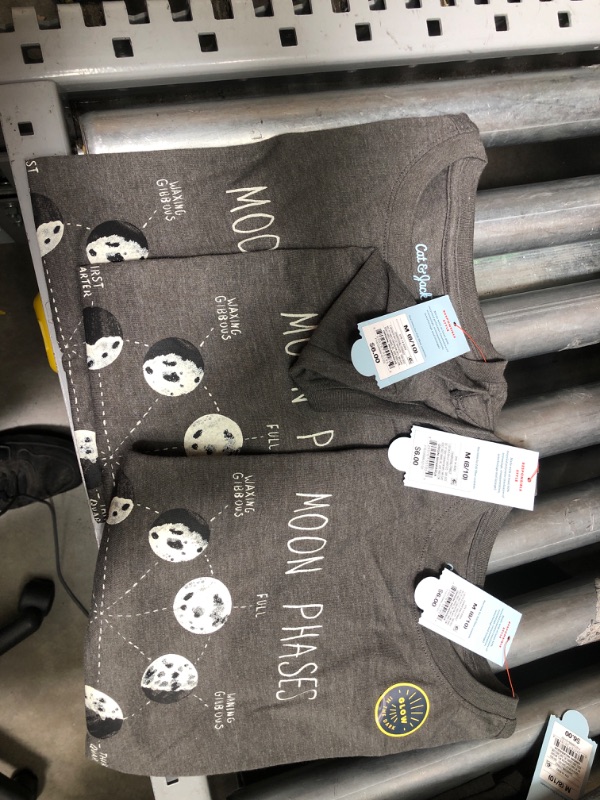 Photo 2 of 3 PACK
Boys' Moon Phases Graphic Short Sleeve T-Shirt - Cat & Jack™
SIZE: M