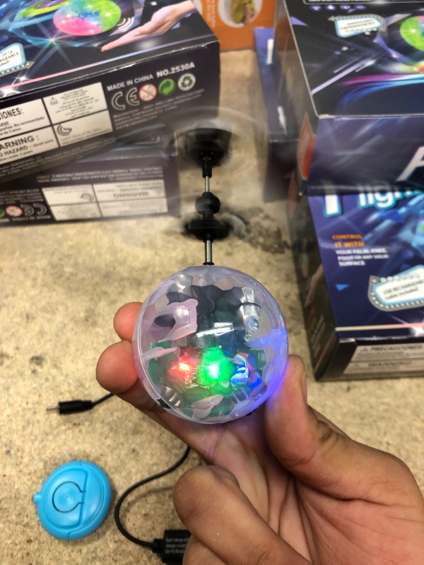 Photo 1 of Flying Ball RC Toys For Children Goo Play For Child Ball Helicopter Gifts For Child Built-In-Shinning LED Disco Light Induction Ball Children Play Indoor And Outdoor Gifts For Boy Girl…
