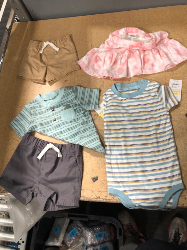 Photo 1 of 5 ITEM BUNDLE OF BABY/TODDLER CLOTHES)))) 18M ONESIE + 6M DINOSAUR SHIRT AND SHORTS + 3M SHORTS + 2T PEPPA PIG SKIRT