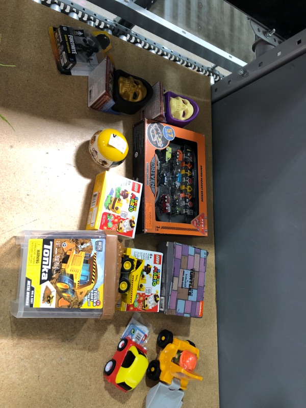 Photo 1 of BUNDLE OF 11 ITEMS TOYS