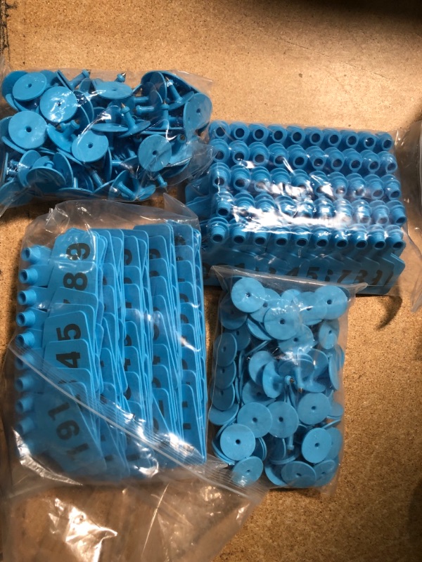 Photo 2 of 001-200 Livestock Ear Tag Cattle Pig Ear Tag Plastic Ear Tags Livestock Identification for Earring for Calves Sheep Cattle Cows Pigs (Blue)