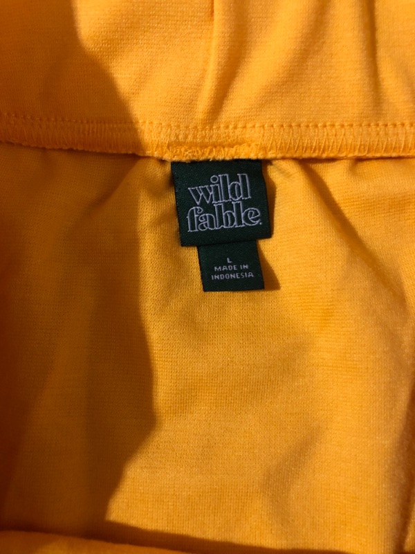 Photo 1 of 6 Items Women's Shorts Bundle (0,0 , 2, 2 , s, l)

