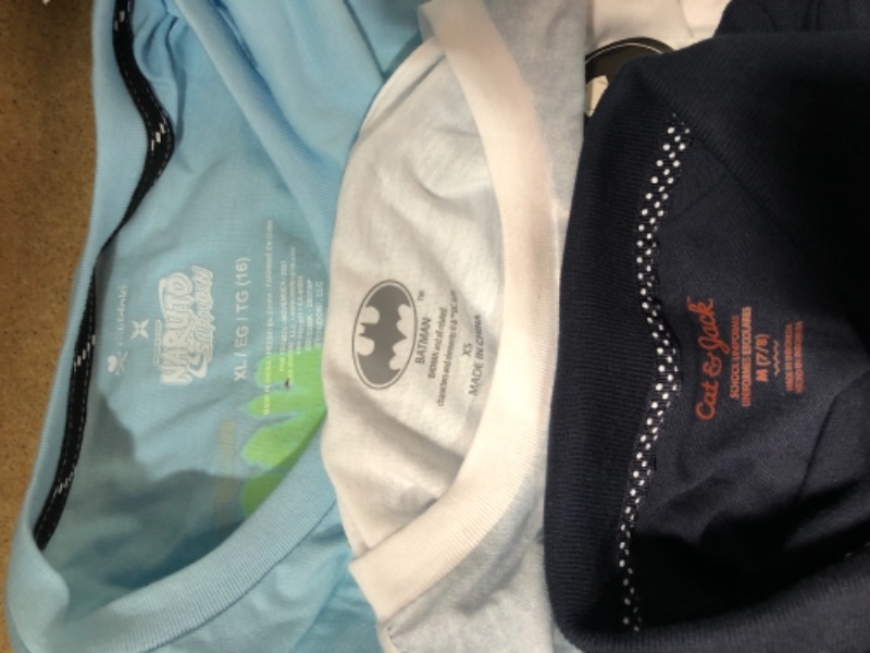 Photo 2 of 5 Items Boy's Tops Bundle (xs,xs,xl,xl, m)
