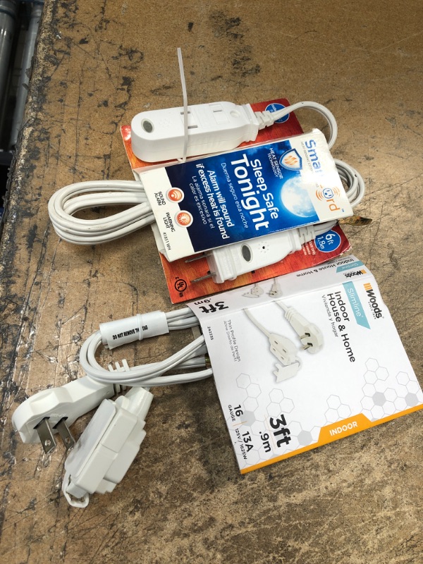 Photo 1 of ***2 Pack*** Woods Smart Cord Indoor 3ft and 6 Ft. L White Extension Cord 16/2 SPT
 