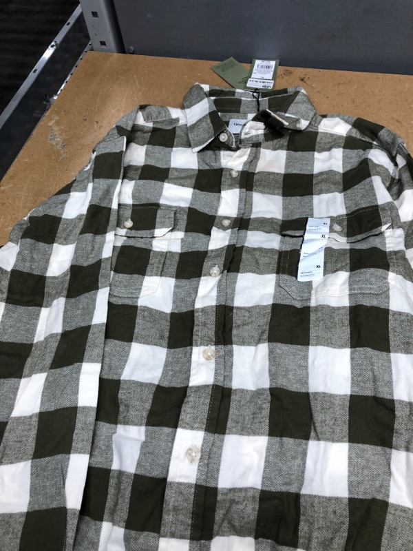 Photo 2 of **Size: Xl*** Men's Midweight Flannel Button-Down Shirt - Goodfellow & Co™
