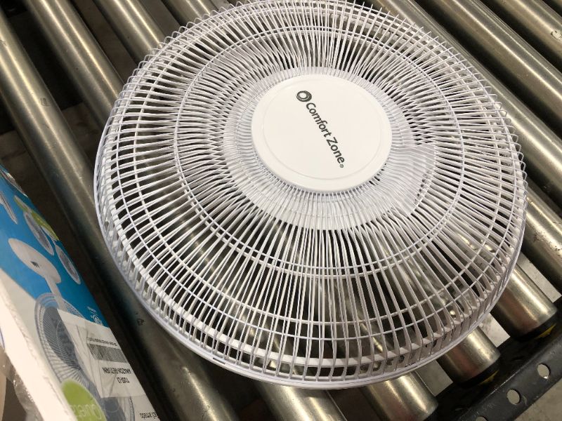 Photo 2 of Comfort Zone CZ161 16" Oscillating Table Fan