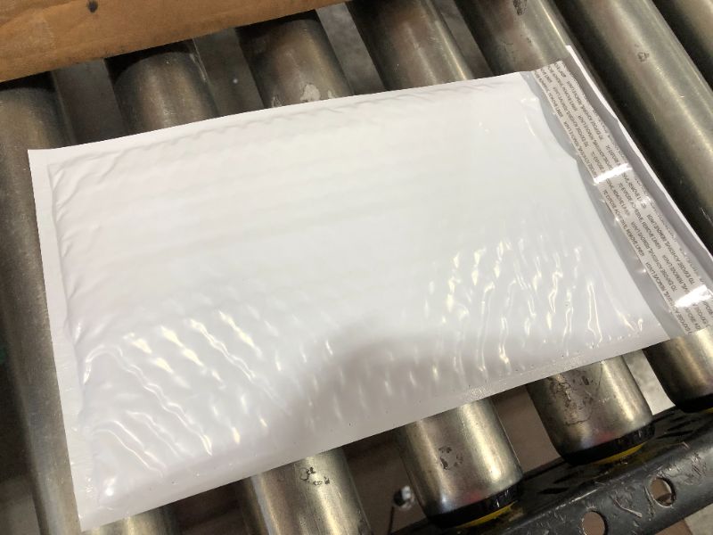 Photo 1 of 7 X 10 INCHES BUBBLE MAILERS, MULTI PACK