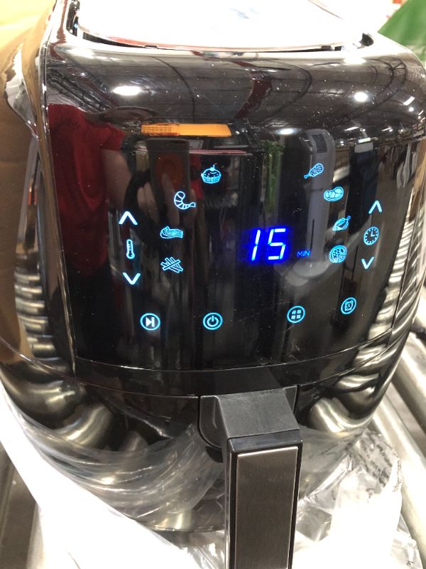 Photo 3 of GoWISE 7-Quart 8-in-1 Countertop Digital Air Fryer with 50 Recipe Book