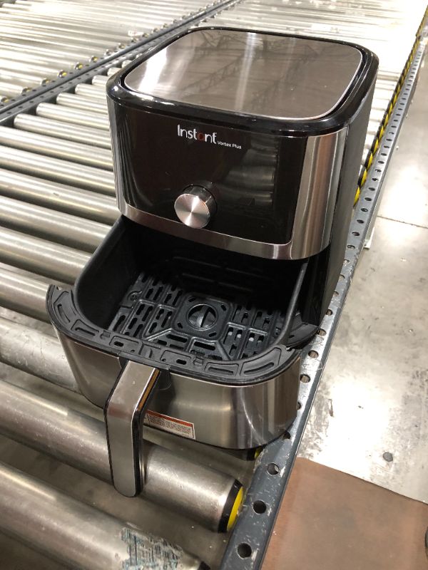 Photo 1 of Instant Vortex Plus 6-in-1, 4QT Air Fryer Oven