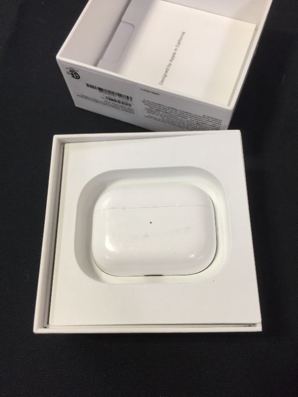 Photo 2 of SOLD FOR PARTS ONLY, CONNECTIVITY ISSUES AND HEAVY USE, APPLE AIRPODS PRO