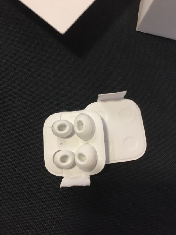 Photo 3 of SOLD FOR PARTS ONLY, CONNECTIVITY ISSUES AND HEAVY USE, APPLE AIRPODS PRO