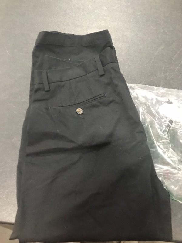 Photo 1 of Amazon Essentials Men's Classic-fit Wrinkle-Resistant Flat-Front Chino Pant 34X36