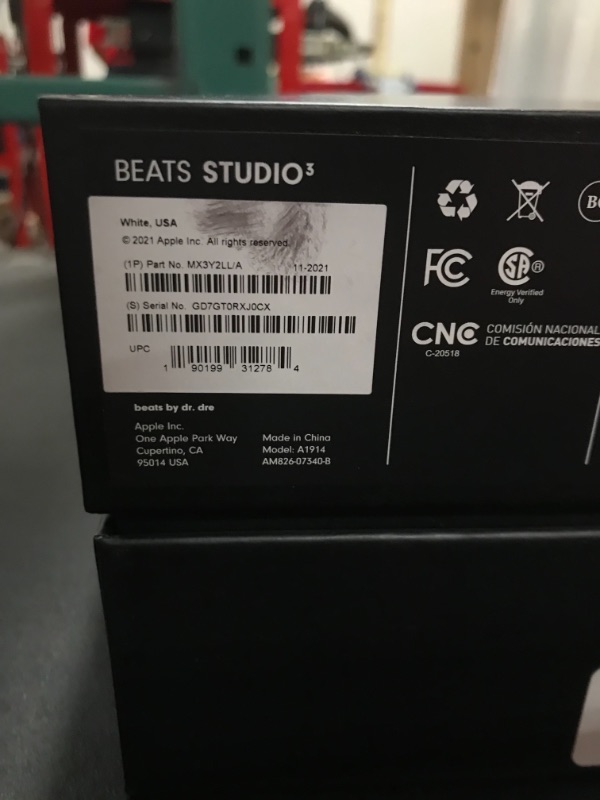 Photo 4 of Beats Studio3 Wireless Over-Ear Headphones - White