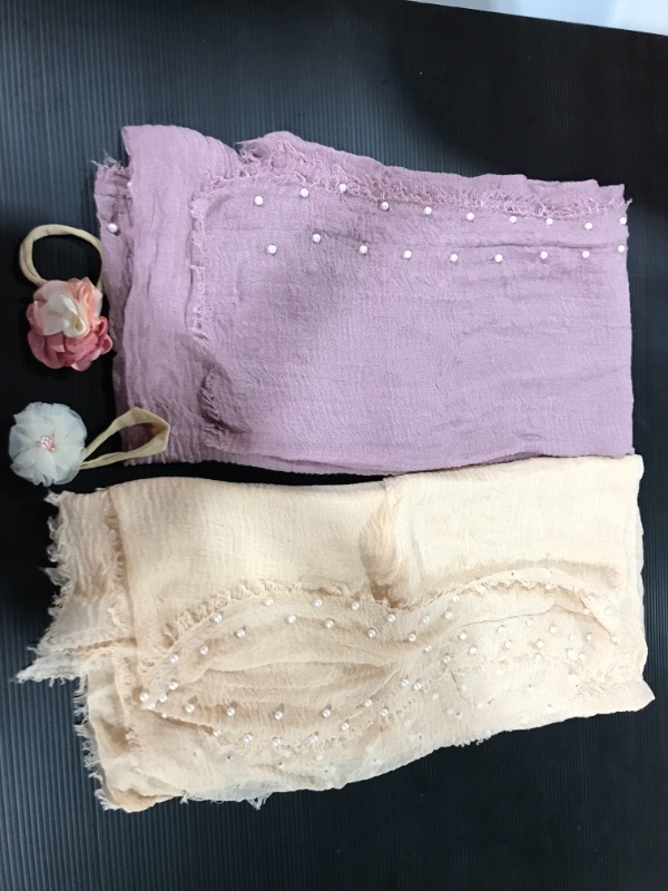 Photo 2 of 4 PCS Newborn Photography Props Wrap Knit Handmade Pearl Decor Wrap Blanket Swaddle Baby Photo Props Baby Photoshoot Props Prop 2PCS Newborn Photography Wraps + 2PCS Headband(Beige/Purple Gray)