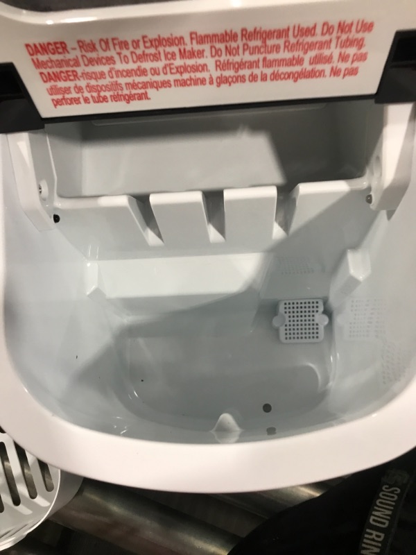 Photo 3 of Frigidaire EFIC123-B-SS 26 Lb. Portable Countertop Ice Maker in Stainless Steel
