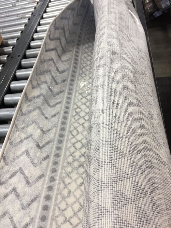 Photo 1 of Artistic Weavers Hana Area Rug 7'10" x 10'3"