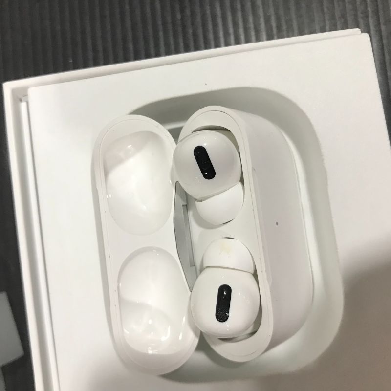 Photo 2 of Apple AirPods Pro