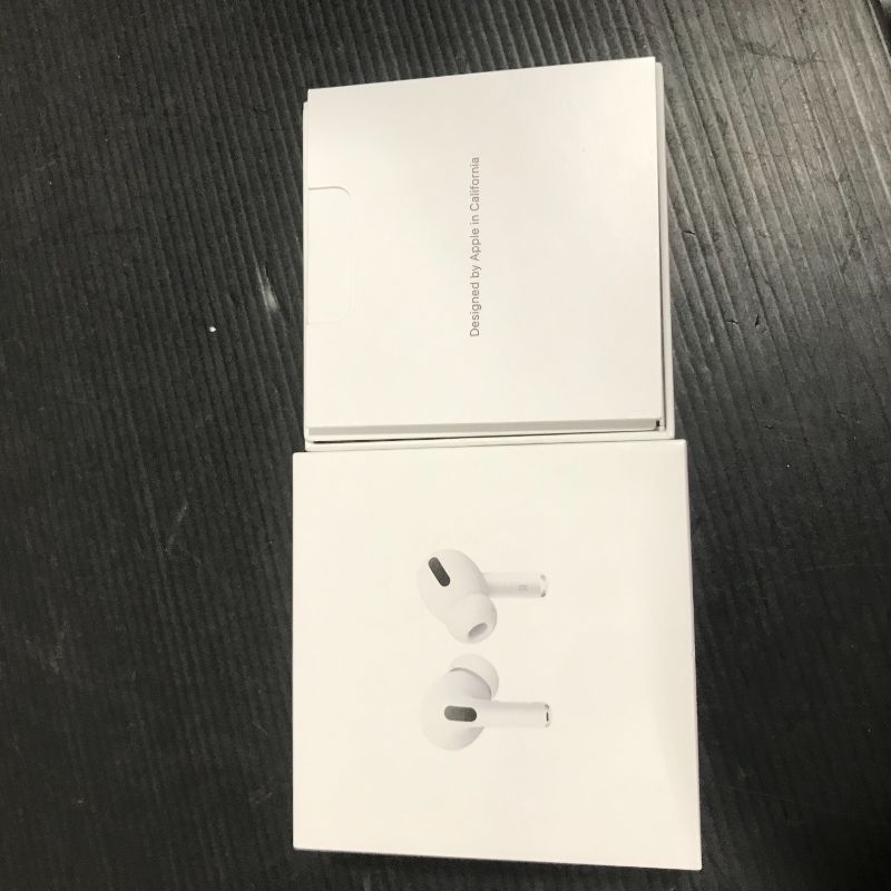 Photo 3 of Apple AirPods Pro