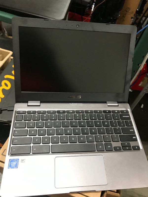 Photo 2 of ASUS Chromebook 11.6" HD, Intel Dual-Core Celeron N3350 Processor (Up to 2.4GHz) 4GB RAM, 32GB eMMC Storage, Grey
SCREEN DOES NOT TURN ON